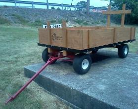 Standard Compact Farm Wagon in Farmall Red